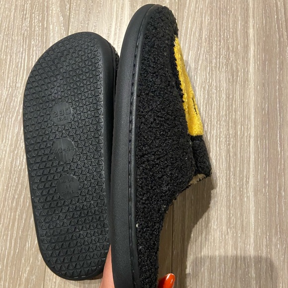 Smiley Slipper - Picture 5 of 6